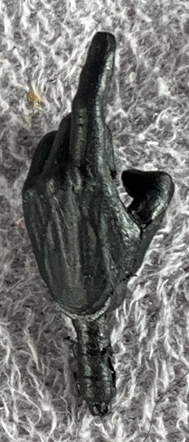 05-alien-hand(l)-black.jpg