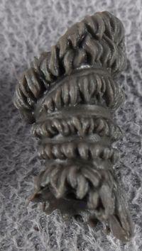 11-orc-conqeror-fur-gauntlet-l.jpg