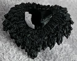 03-vampire-fur-collar-black.jpg