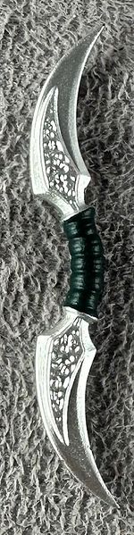 37-bossfightstudio-coleop-terror-bladed-knife.jpg