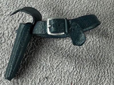 19-bossfightstudio-epic-hacks-outlaw-belt-holster.jpg