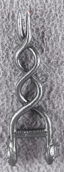 File:16-short-snake-twist-aged-s.jpg