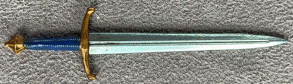 24-bossfight-vitruvian-hacks-female-knight-accessorie-swords - title.jpg