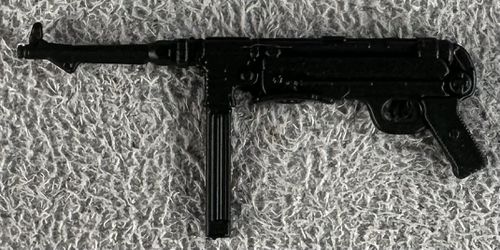 21-bossfightstudio-umbrella-academy-cha-cha-submachine-gun 00.jpeg
