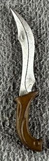 48-bossfightstudio-desert-wanderer-knife.jpg