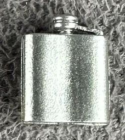 24-bossfightstudio-umbrella-academy-klaus-flask 00.jpeg