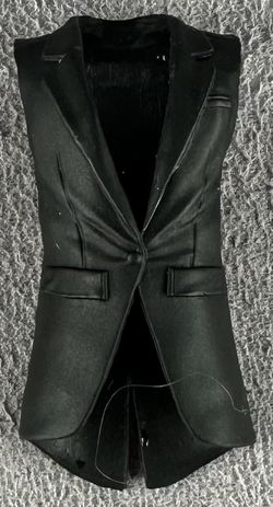 22-bossfightstudio-umbrella-academy-vanya-jacket 00.jpeg